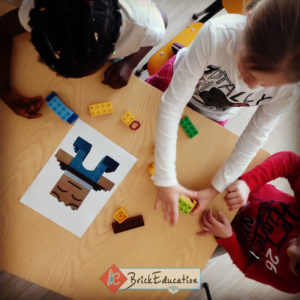 Bambini scuola infanzia brick